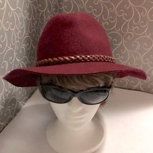 Fashionable 100% Wool Hat